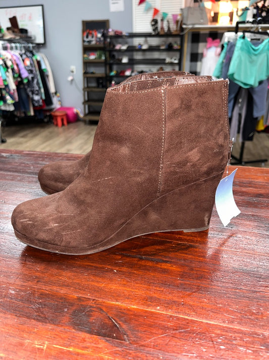 Brown Sugar Suede booties, Shoes A7.5