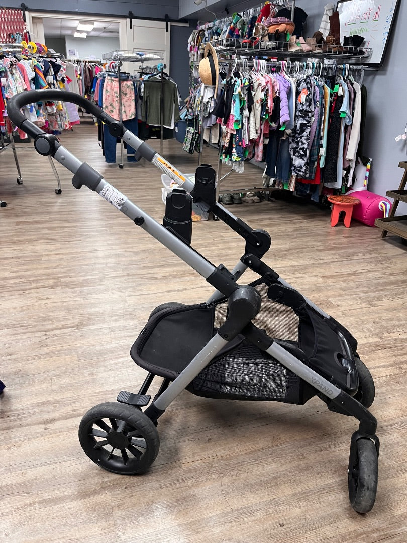 BLACK XPAND STROLLER BASE EVENFLO, BABY GEAR