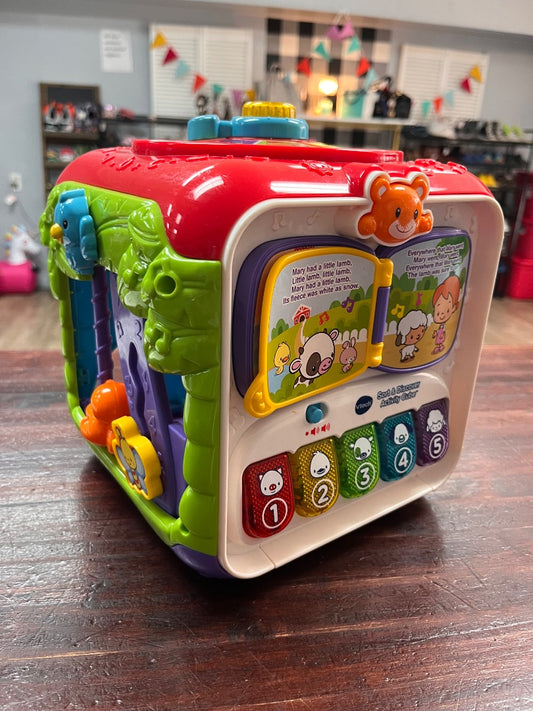 RED VTECH ACTIVITY CUBE- NEEDS BATTERIES