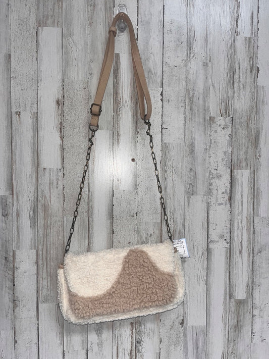 IVORY/TAN UNIVERSAL THREADS SHERPA PURSE