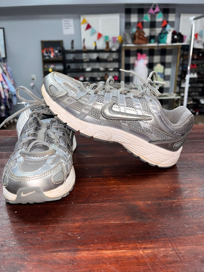 SILVER NIKE RIDELINER SNEAKERS, SHOES Y2