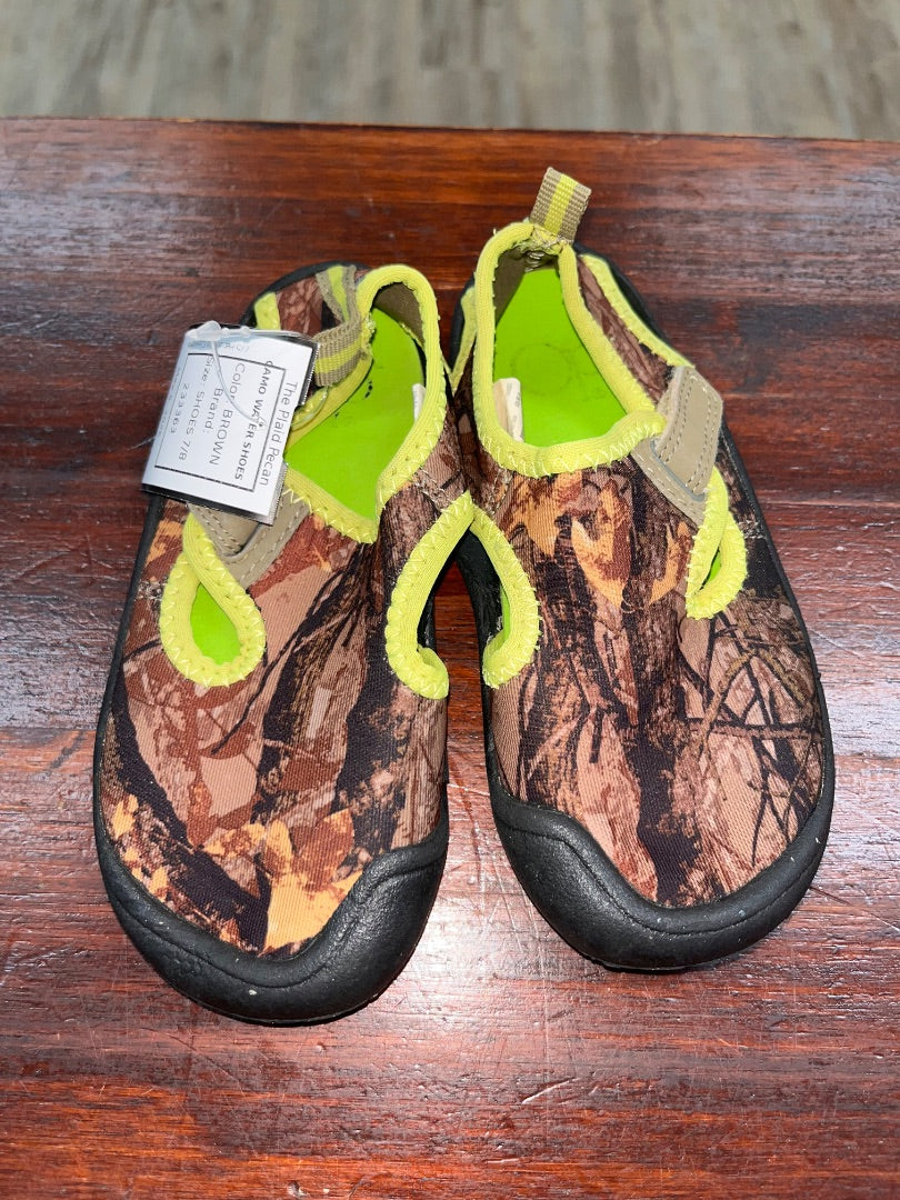 BROWN  CAMO WATER SHOES, SHOES 7/8