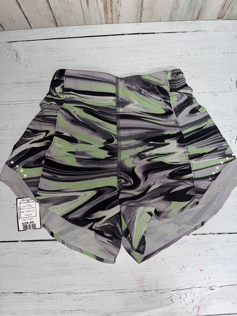 GREY/GREEN LULULEMON SZ0 PRINTED SHORTS, LADIES XS