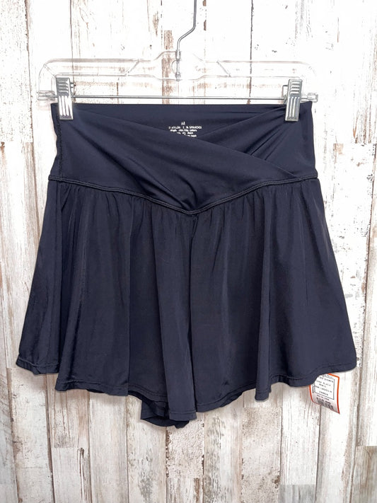 BLACK  FLUTTER SHORTS, LADIES M