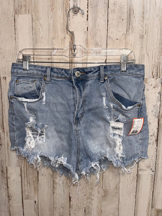 LIGHT DENIM ALMOST FAMOUS RIPPED JEAN SHORTS SZ 13, LADIES L