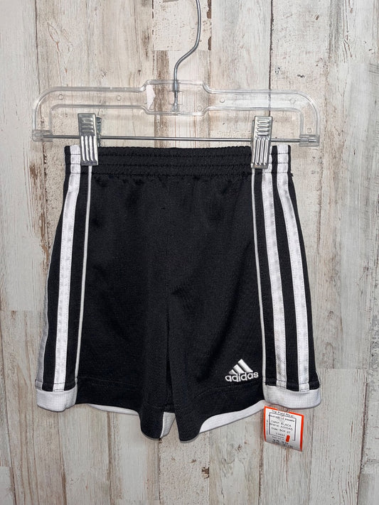 BLACK ADIDAS LOGO DRY FIT SHORTS, BOY 2T