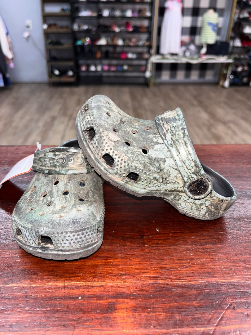 OLIVE CROCS CAMO RUBBER SHOES, SHOES 7
