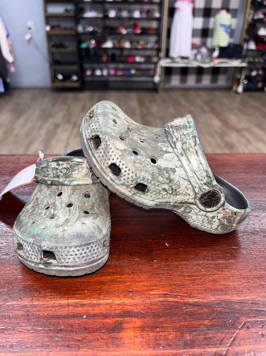 OLIVE CROCS CAMO RUBBER SHOES, SHOES 7