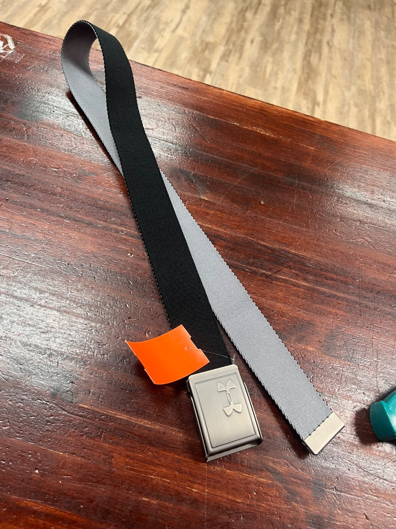 BLACK UNDER ARMOUR ADJUSTABLE BELT, BOY 14+