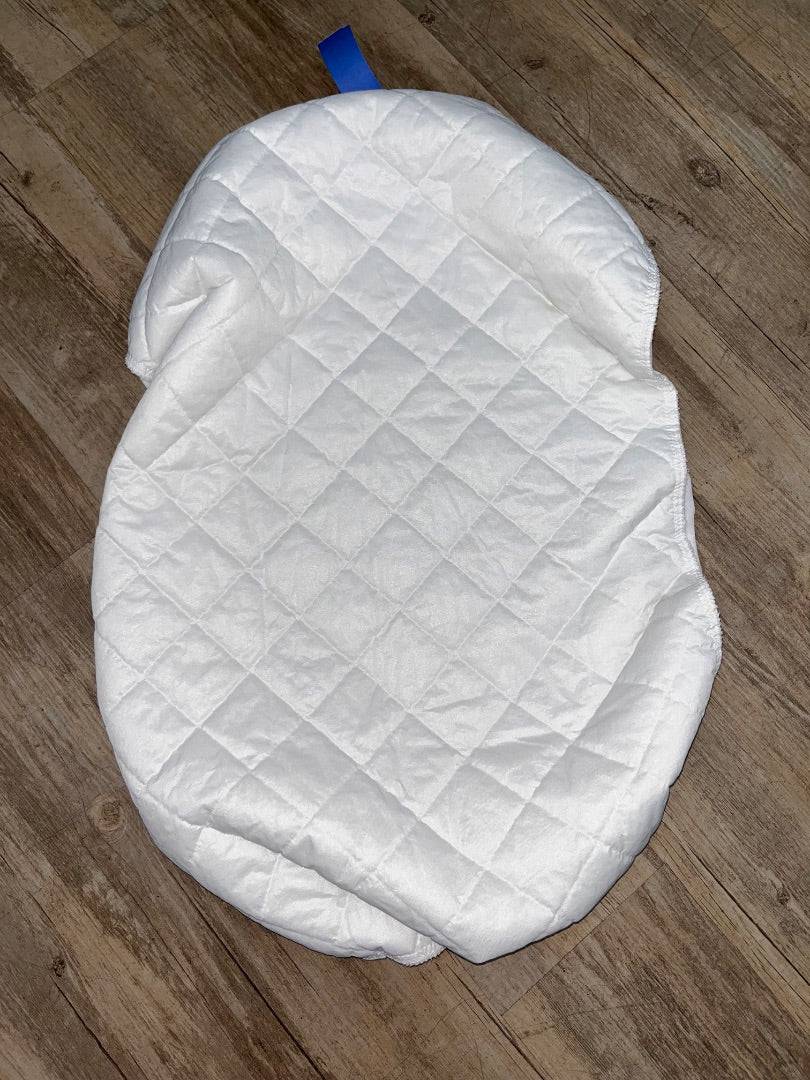 WHITE BILLOWBAW QUILTED CHANGING PAD COVER