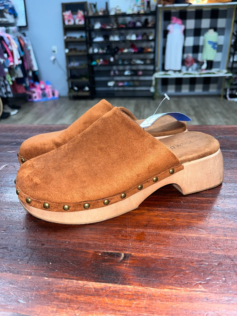 BROWN PIERRE DUMAS SUEDE CLOGS, SHOES A7