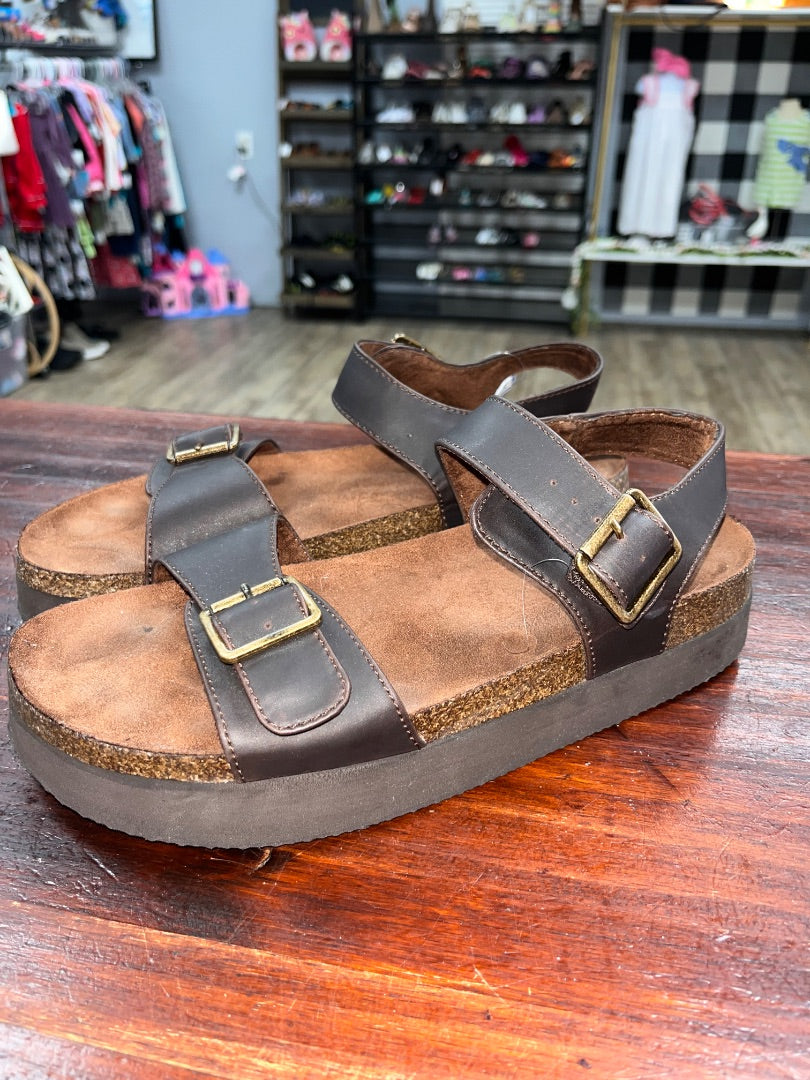 DARK BROWN BEACHES BUCKLE SANDALS, SHOES A8.5