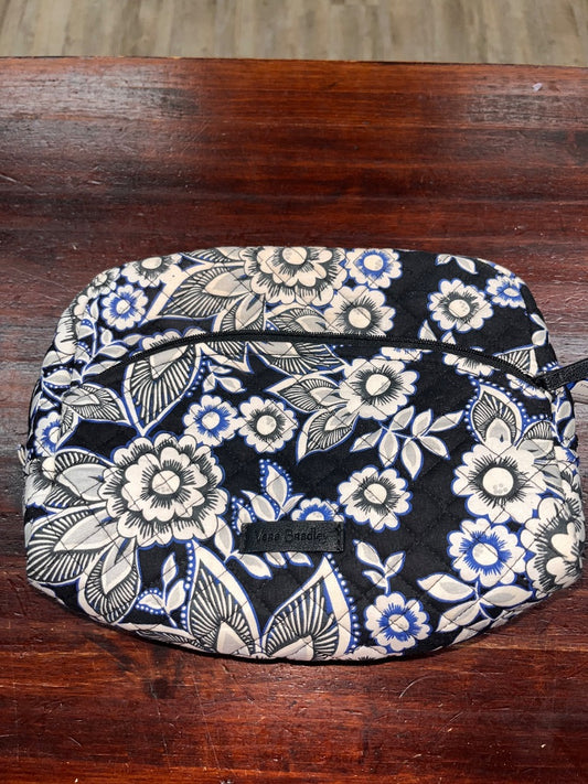 BLACK/BLUE VERA BRADLEY MED SIZED FLORAL MAKEUP BAG
