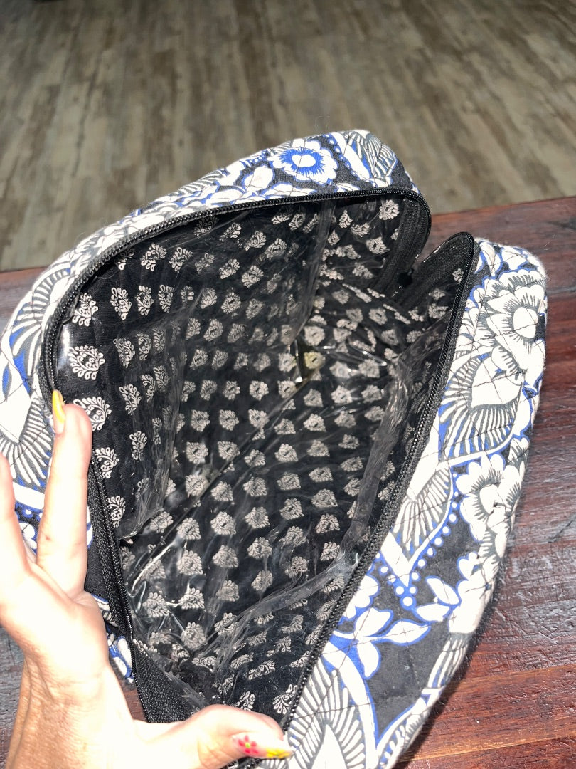 BLACK/BLUE VERA BRADLEY MED SIZED FLORAL MAKEUP BAG