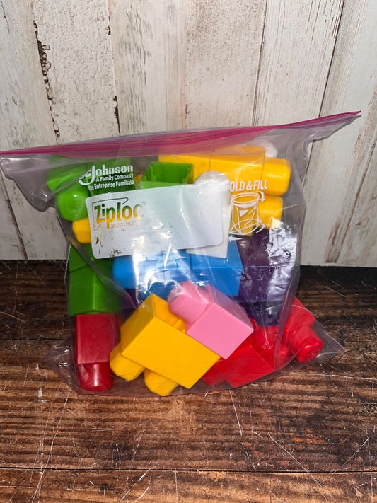 MULTI  GALLON BAG OF DUPLOS BLOCKS