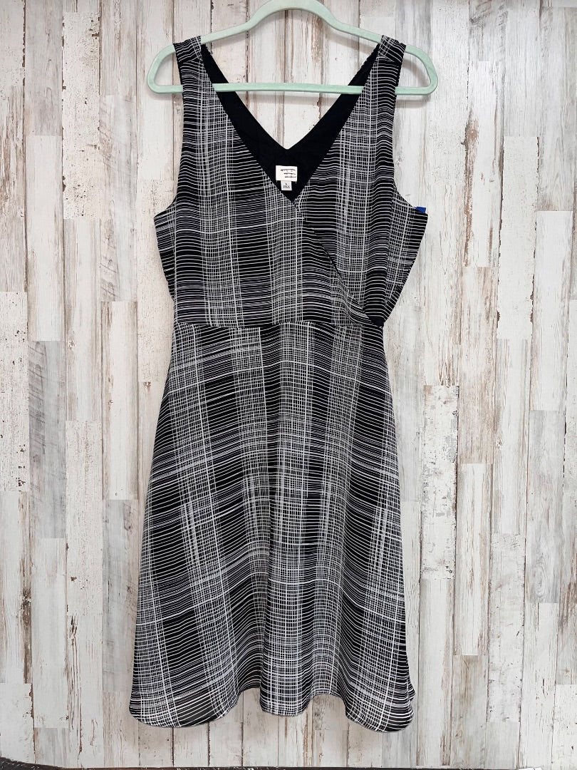 BLACK A NEW DAY PLAID V NECK DRESS, LADIES L