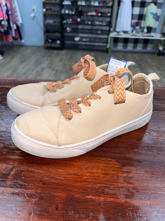 TAN TAKE A WALK CHEVRON LACE SNEAKERS, SHOES A6